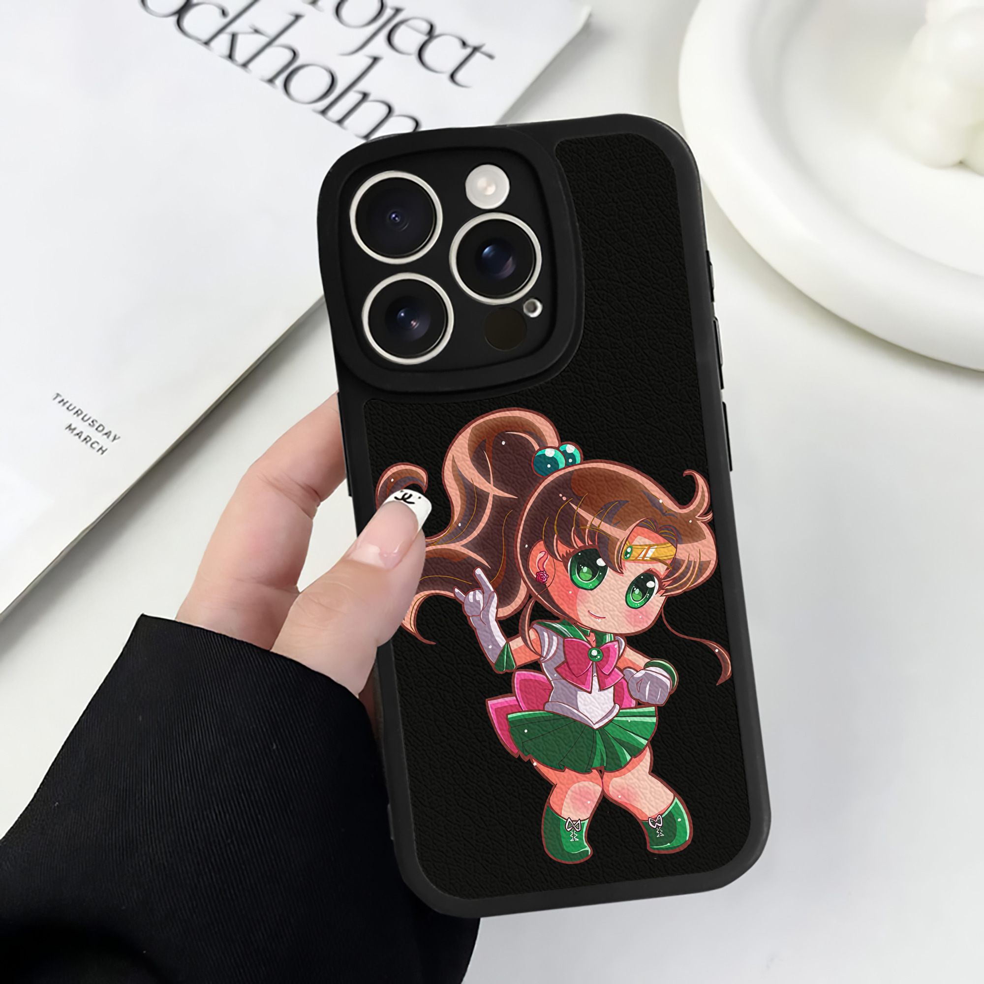 （画像用） 美少女戦士セーラームーン 木野 まこと きの まこと Sailor Moon Kino Makoto （セーラージュピター；Sailor Jupiter） 【iPhone 16シリーズ対応】シリコンスマホケース（レザー調） 材質：シリコン